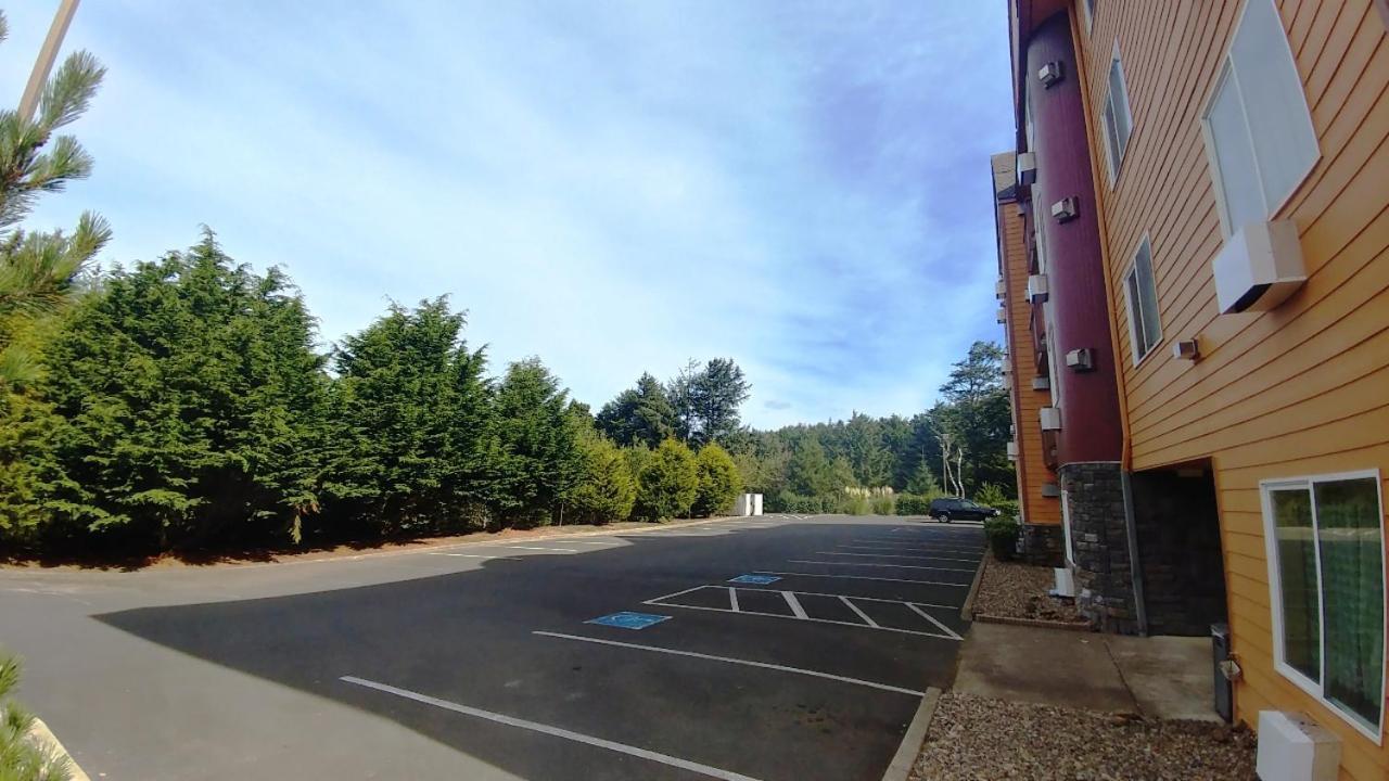 Palace Inn & Suites Lincoln City Dış mekan fotoğraf